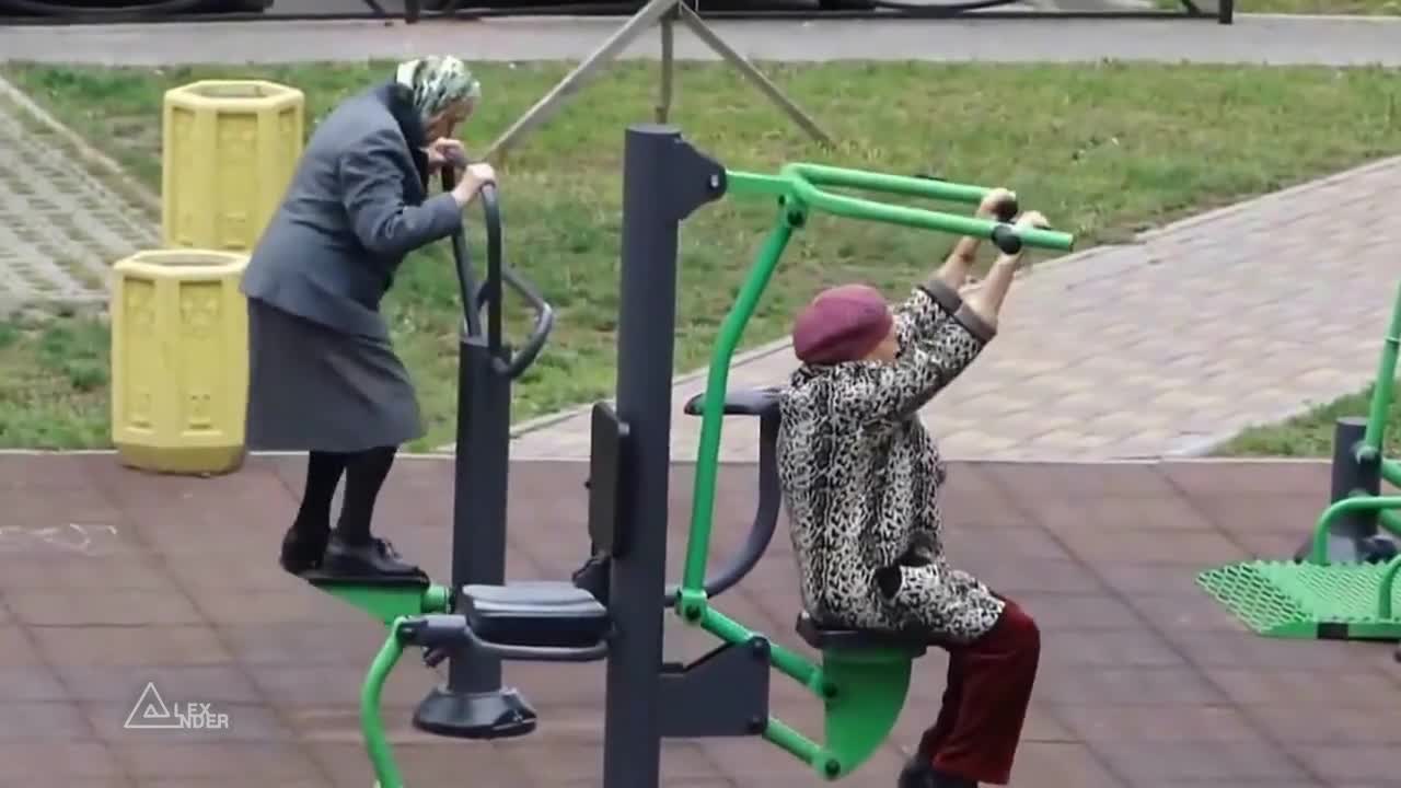 Бабки тренират на открито