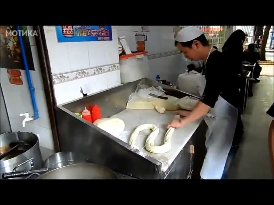 Ето как се правят спагети в Китай