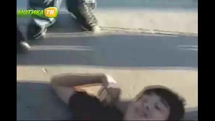 Жестоко падане със скейт