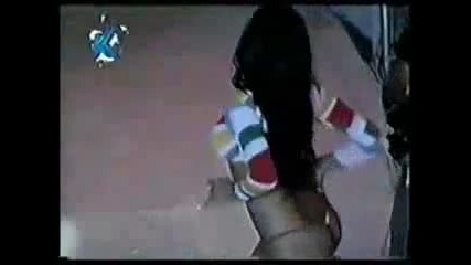 Colombiana Bailando Reggaeton