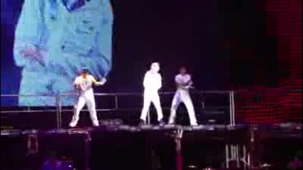 Justin Bieber - Runaway Love *live* ! 