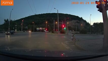 Безобразно шофиране и преминаване на червен светофар в Сливен