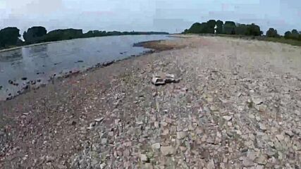 Заради сушата в редица реки в Европа се появиха „камъните на глада“