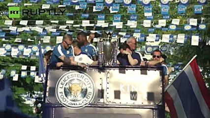 Leicester City Parades in Bangkok to Celebrate EPL Win