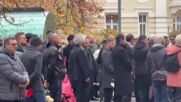 Семейство и приятели се сбогуват със Слави Бинев