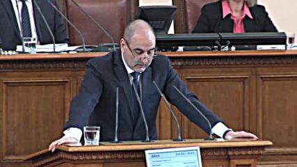 Цветанов към президента: Големите амбиции се раждат с големите комплекси