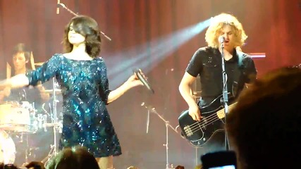 Selena Gomez & The Scene - Tell Me Something I Dont Know (live in San Diego) 