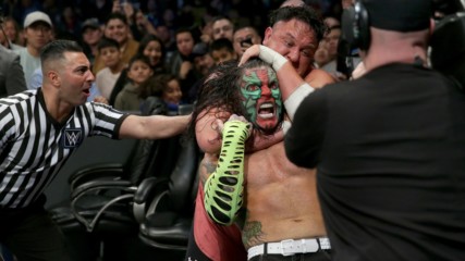 Jeff Hardy vs. Samoa Joe: SmackDown LIVE, Dec. 25, 2018