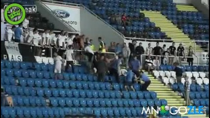 Фенове се налагат пред полицаи като безсмъртни