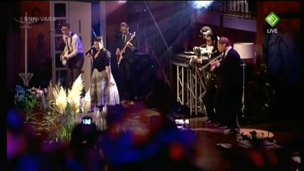 Caro Emerald - Stuck With You /live/