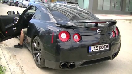 Nissan_gt-r_r35_-_loud_revving_a