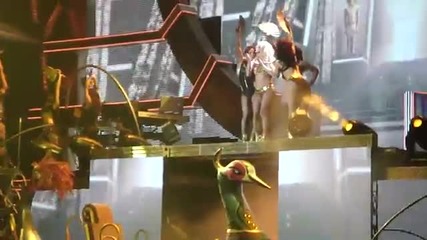 Britney Spears- Gimme More на живо в Sacramento F F T 16.6.11