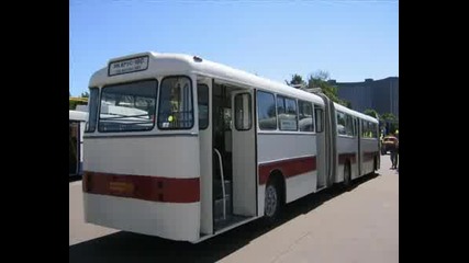 Автобуси Ikarus 180