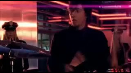 Maroon 5 - Makes Me Wonder 