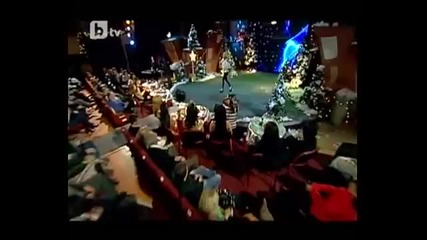 Десислава - Love is alive ( Комиците 31.12.2011 )