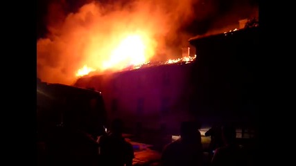 Пожар унищожи училището в Червен брег