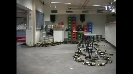 Bierflaschendomino.wmv