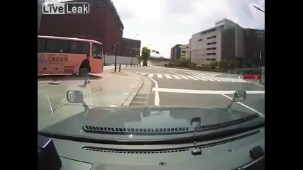 Бърз начин да хванеш автобус...