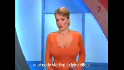 водеща с големи гърди Защо Ли 