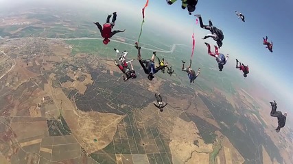 Скок с парашут през - юни 2012 - Интересно !