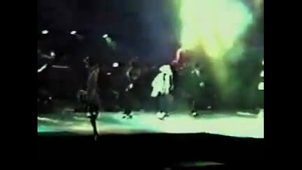 Youtube - Dancers Saving Mj from Fan!! Better version 