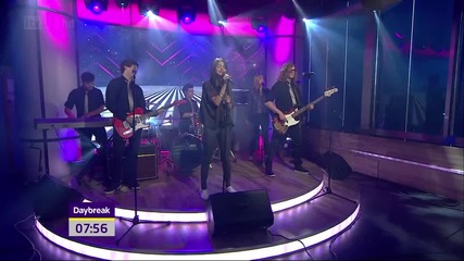 Selena Gomez - Love You Like A Love Song (live at Daybreak 08.07.11)