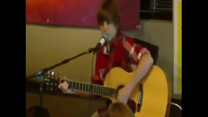 Justin - One Less Lonely Girl // On radio //