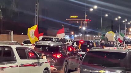 Иранци излязоха по улиците и отпразнуваха ударите по американски военни бази