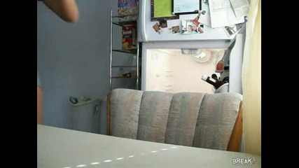 смях ?! готина мацка плаши приятеля си