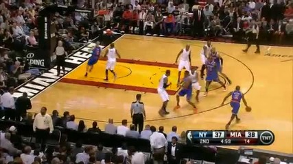 Allen to Wade to Lebron for double mid-air alley-oop!