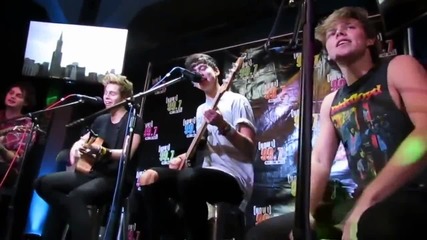 5 Seconds Of Summer - She Looks So Perfect (acoustic) Live San Francisco (april 11th 2014)