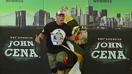 Реакцията на хората когато видят John Cena. Скрита камера