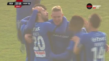 Левски поведе след автогол