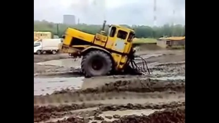 Руските трактори Умират Трудно