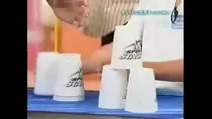 Невероятно - Момчето с най - бързите ръце в света !!!