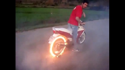 Поредния лудак!