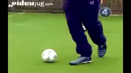 Малко дете прави финтовете на Cristiano Ronaldo! 