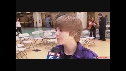 Justin Bieber - В Детската Болница - at childrens hospital Джъстин Бийбър Justin (youtube Video) !!! 