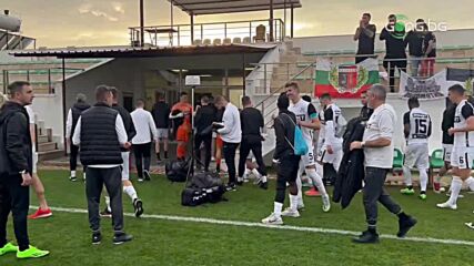 Играчите на Локо Пд отпразнуваха победата над Зоря с феновете