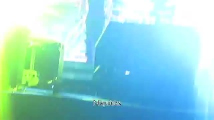 Майли изпълнява Can't be tamed на Gipsy Heart Tour