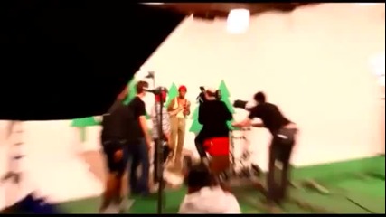 Behind The Scenes Snoop Dogg - That Tree Snoop Rockin The Red Rag On His Head 