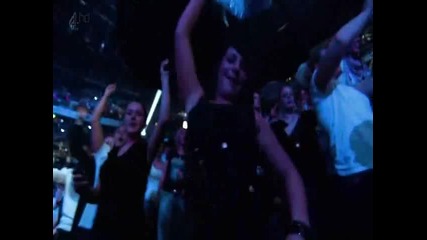 Live! Rihanna Umbrella