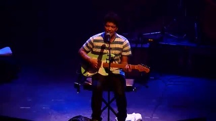 Bruno Mars - Talking To The Moon live