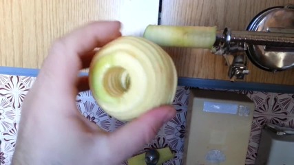 Уред за белене на ябълки