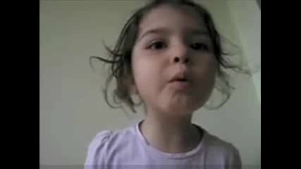 5 годишно момиченце прави най - слушания микс в света .