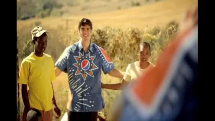 Kaka vs Drogba - Funny Pepsi Commercial