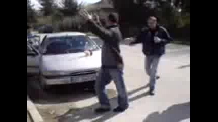 pe6o otiva na ma4 - - ha ha ha ha