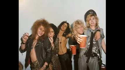 Guns N Roses - Aint Goin Down