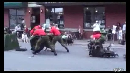 Войници разглобяват и зглобяват джип само за 4 мин.