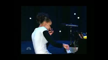 Битбокс момиче шашва Americas Got Talent
